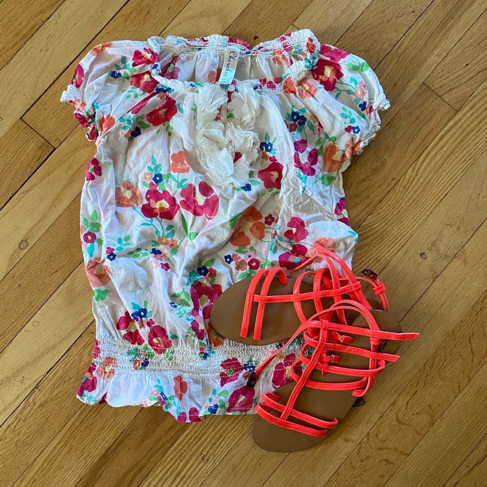 Girls floral blouse and pretty matching sandals
